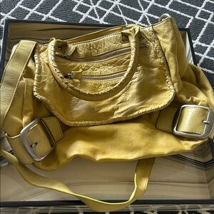 Sabina Yellow Women's Leather Shoulder Bag